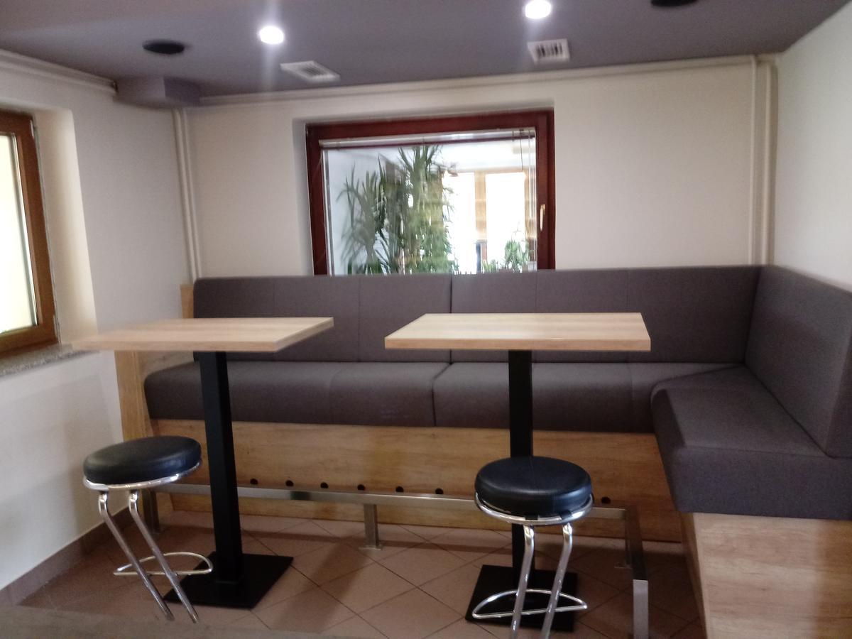 Dobrovce 日夫科旅馆酒店 外观 照片